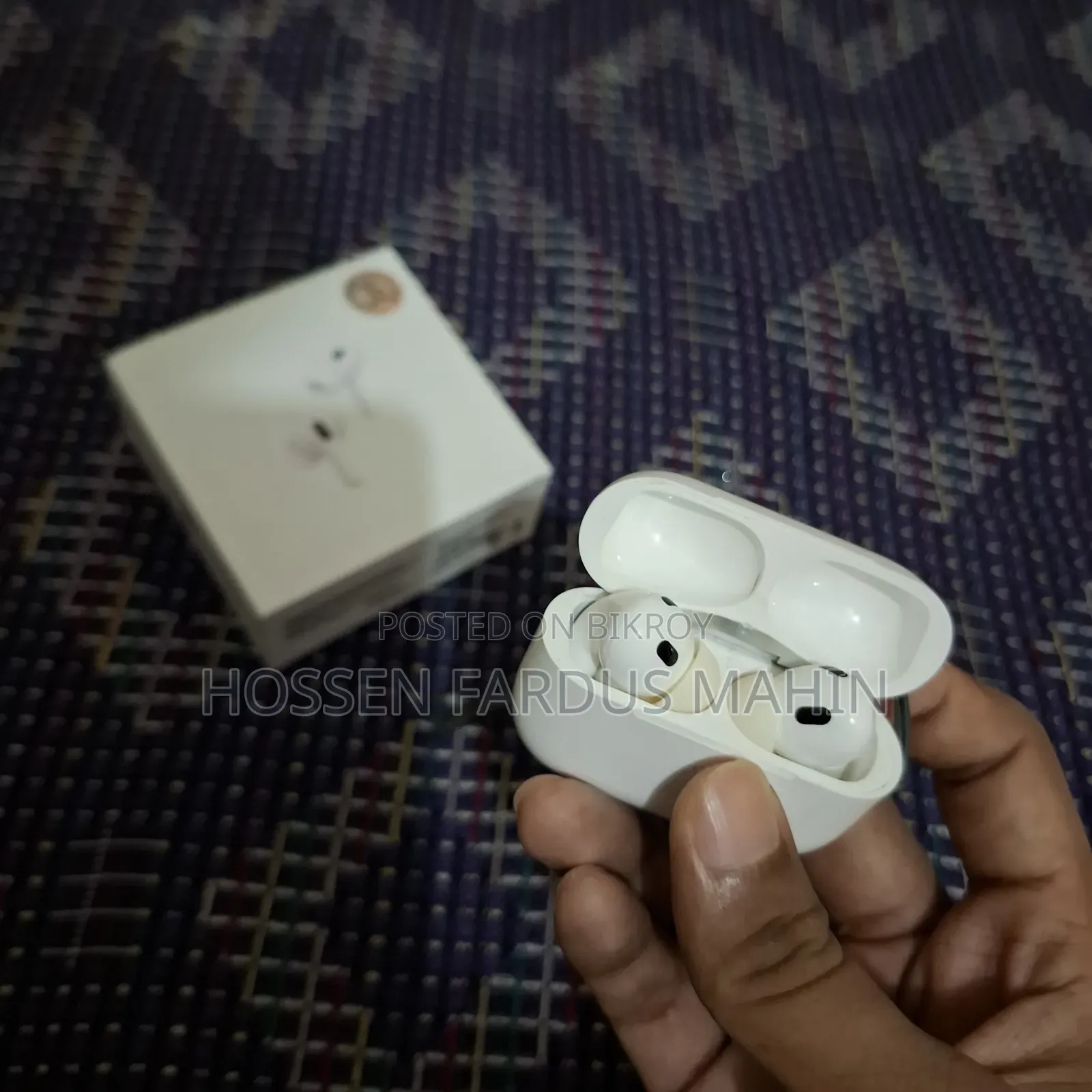 এয়ারপডস প্রো সাদা রঙ ১৫ দিন ব্যবহৃত