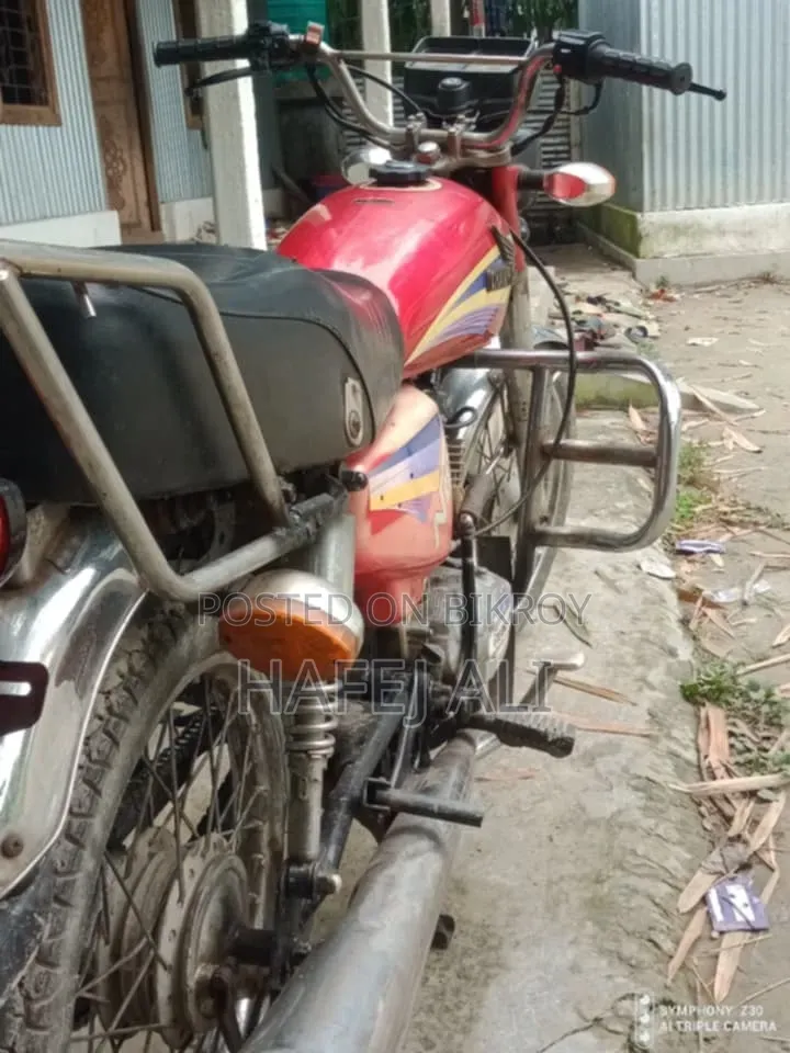 Honda XL 125 2010 Red