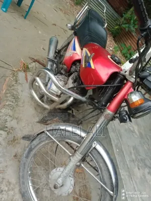 Honda XL 125 2010 Red