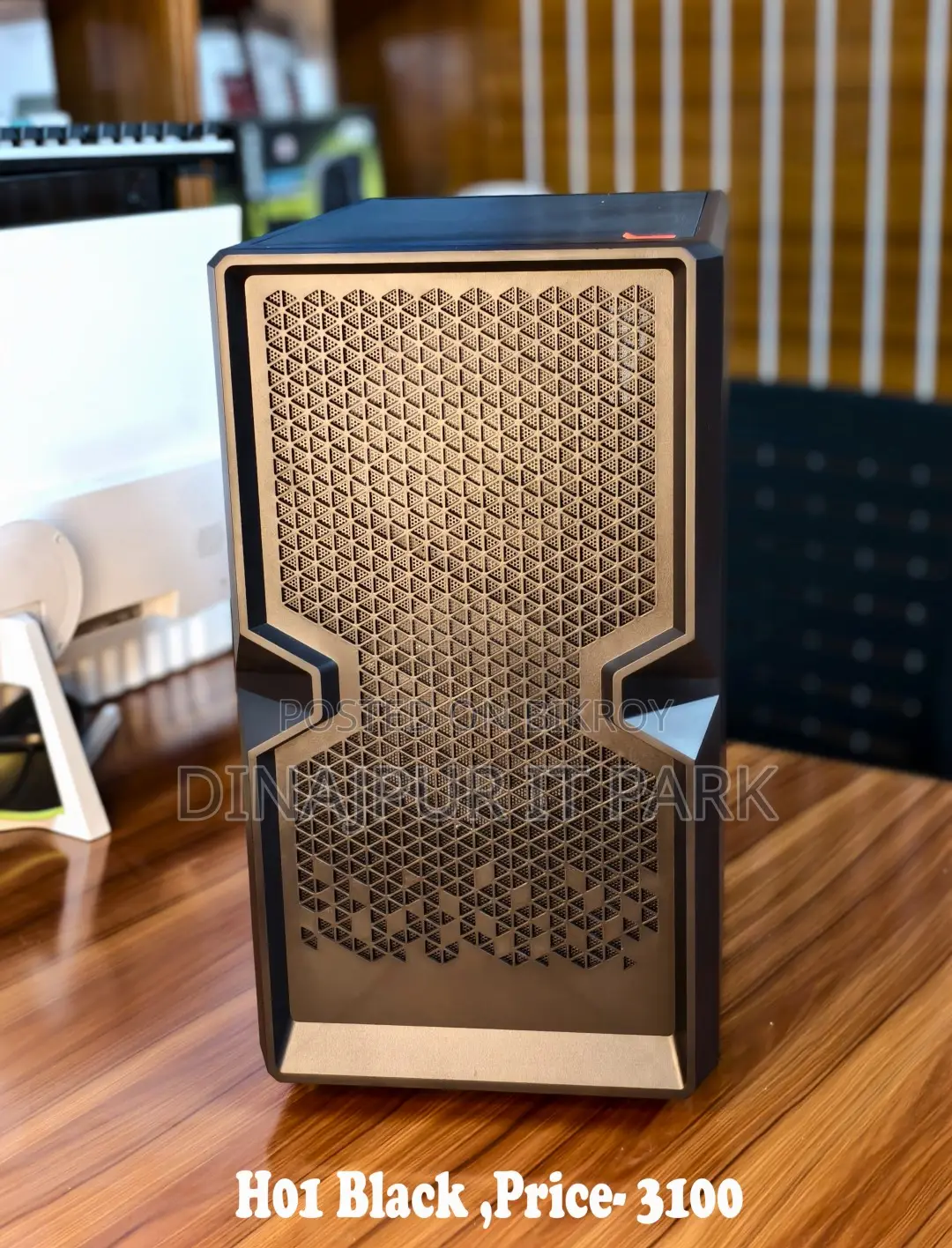 H01 Black Mid-Tower Gaming Computer Case