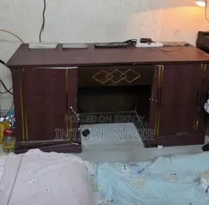 স্টাডি টেবিল