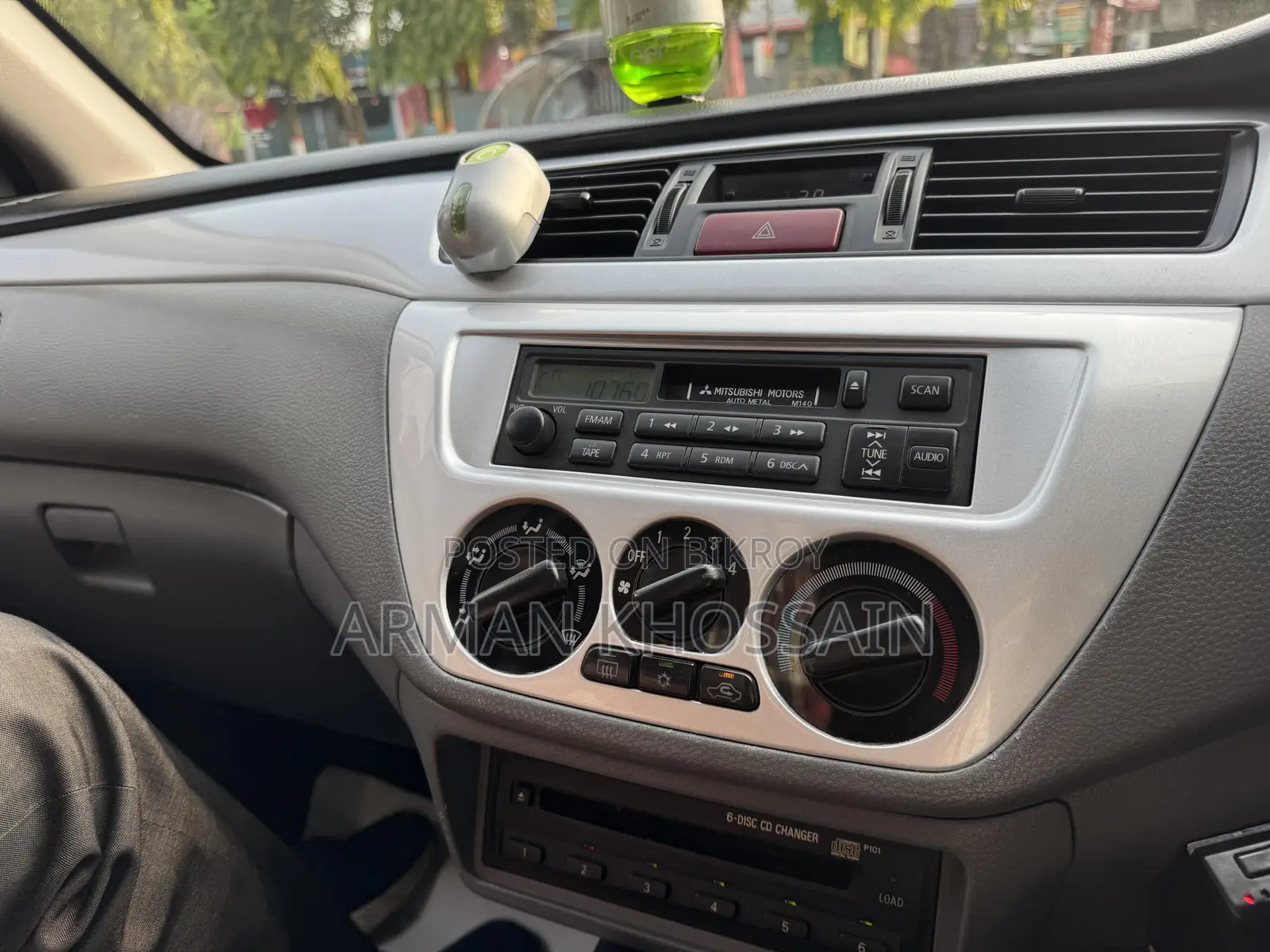 মিতসুবিশি ল্যান্সার ২০১০ কালো