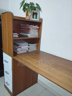 Reading table + can also be used as an office desk. Partex brand.