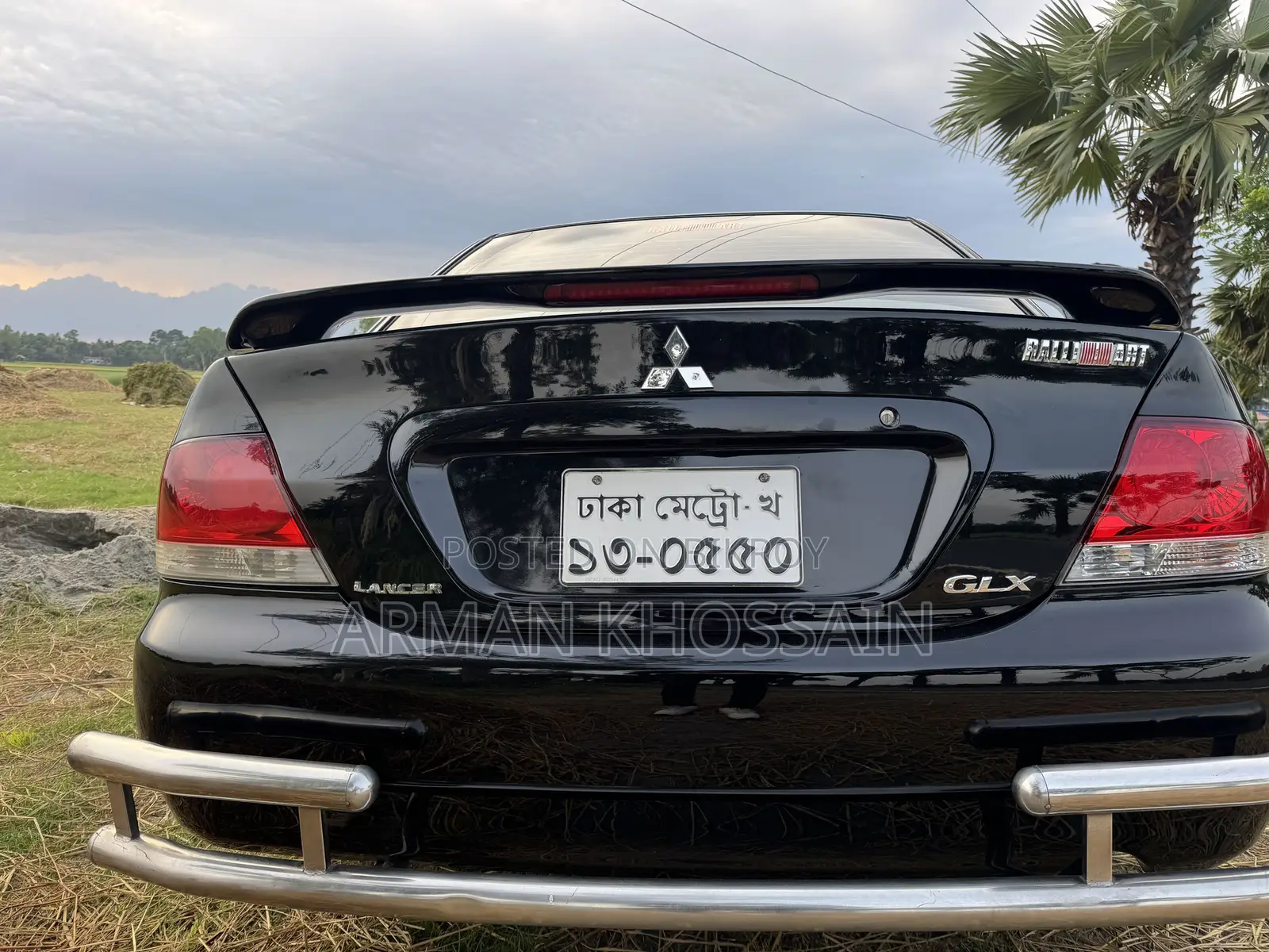 মিতসুবিশি ল্যান্সার ২০১০ কালো