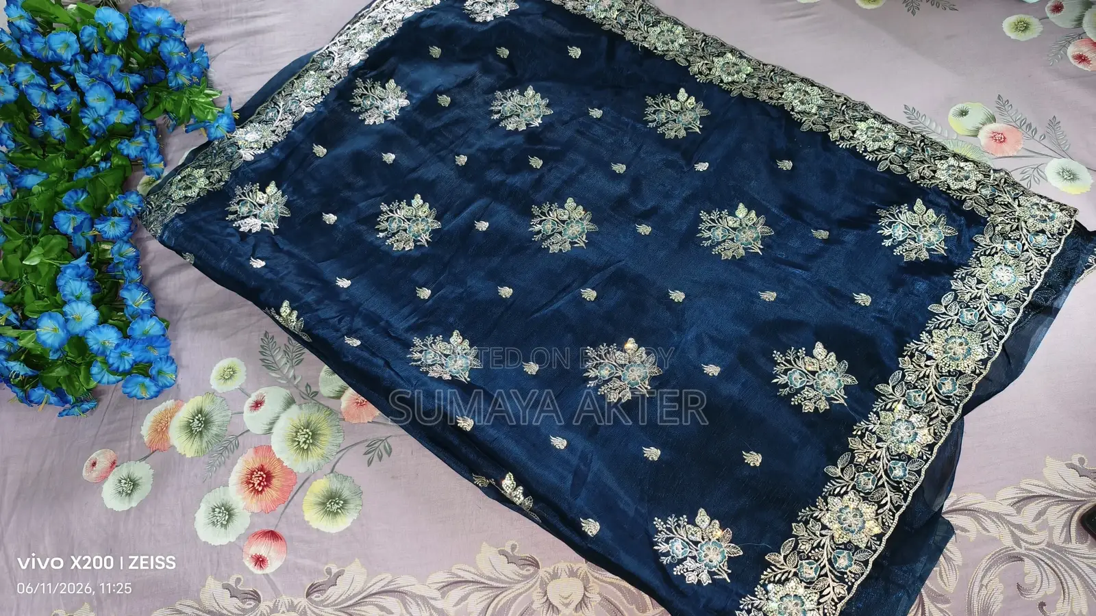গাঢ় নেভি ব্লু রঙের প্রিমিয়াম শাড়ি