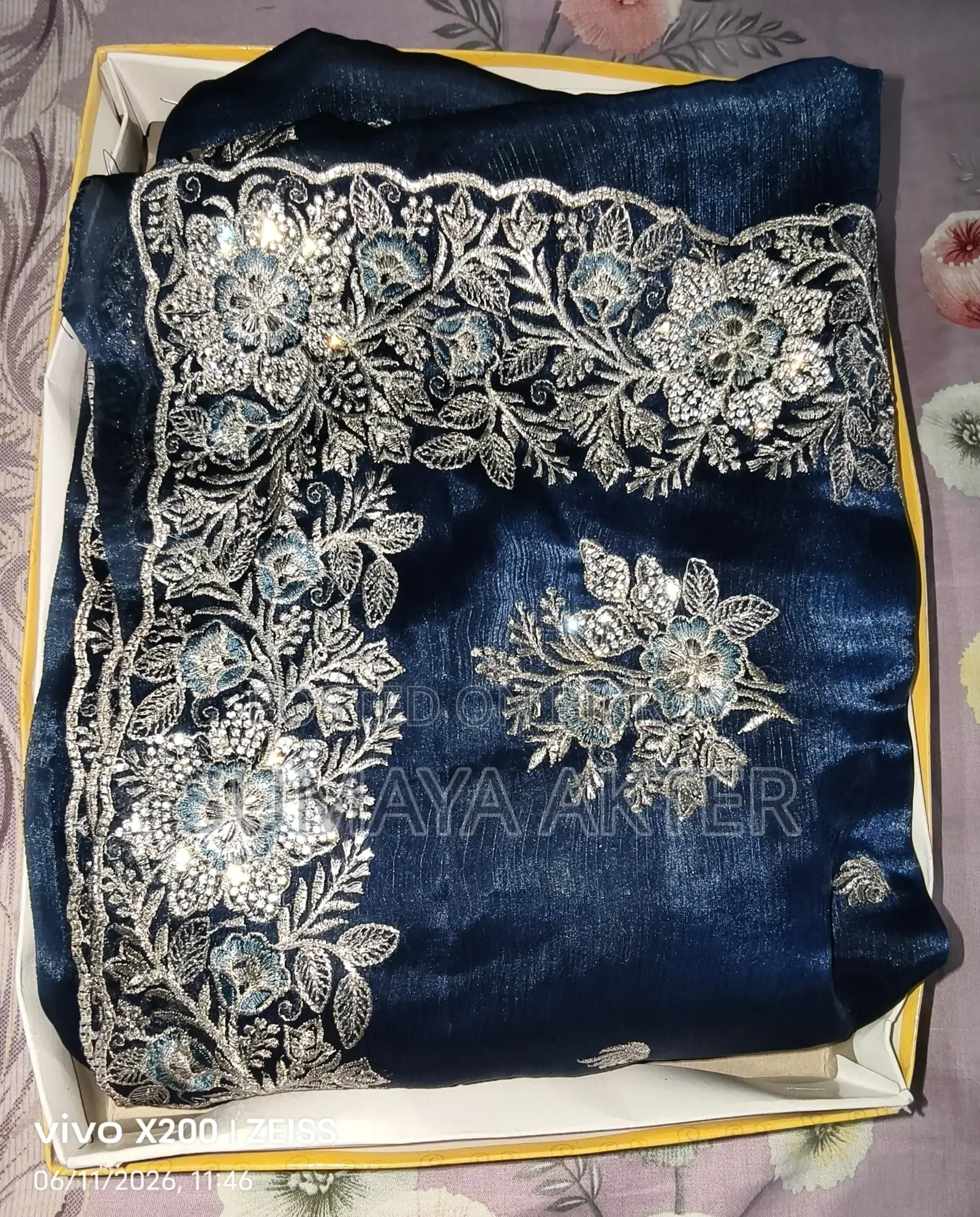 গাঢ় নেভি ব্লু রঙের প্রিমিয়াম শাড়ি