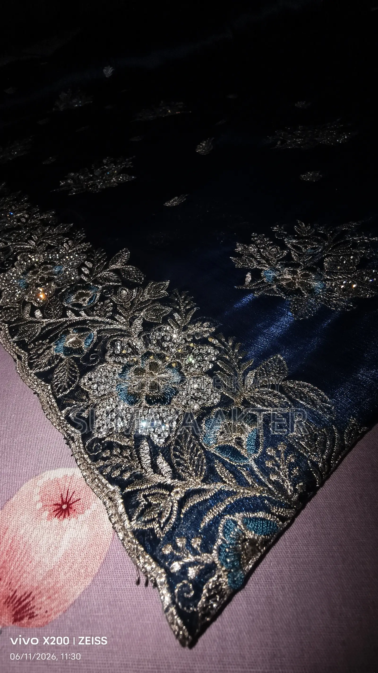 গাঢ় নেভি ব্লু রঙের প্রিমিয়াম শাড়ি