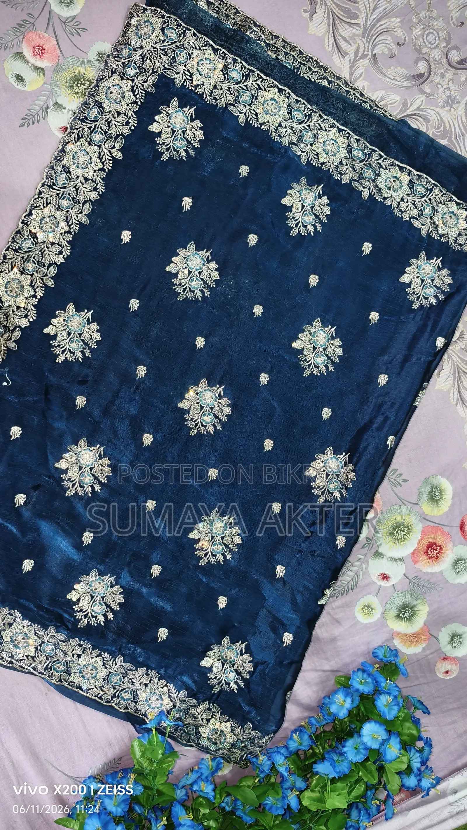 গাঢ় নেভি ব্লু রঙের প্রিমিয়াম শাড়ি