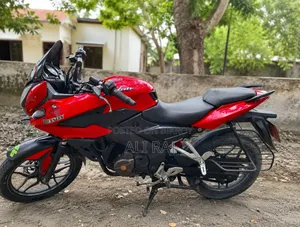 বাজাজ পালসার ১৫০ ২০১৭ লাল