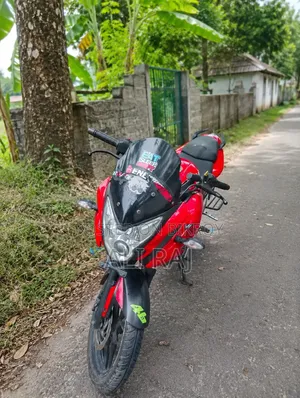 বাজাজ পালসার ১৫০ ২০১৭ লাল