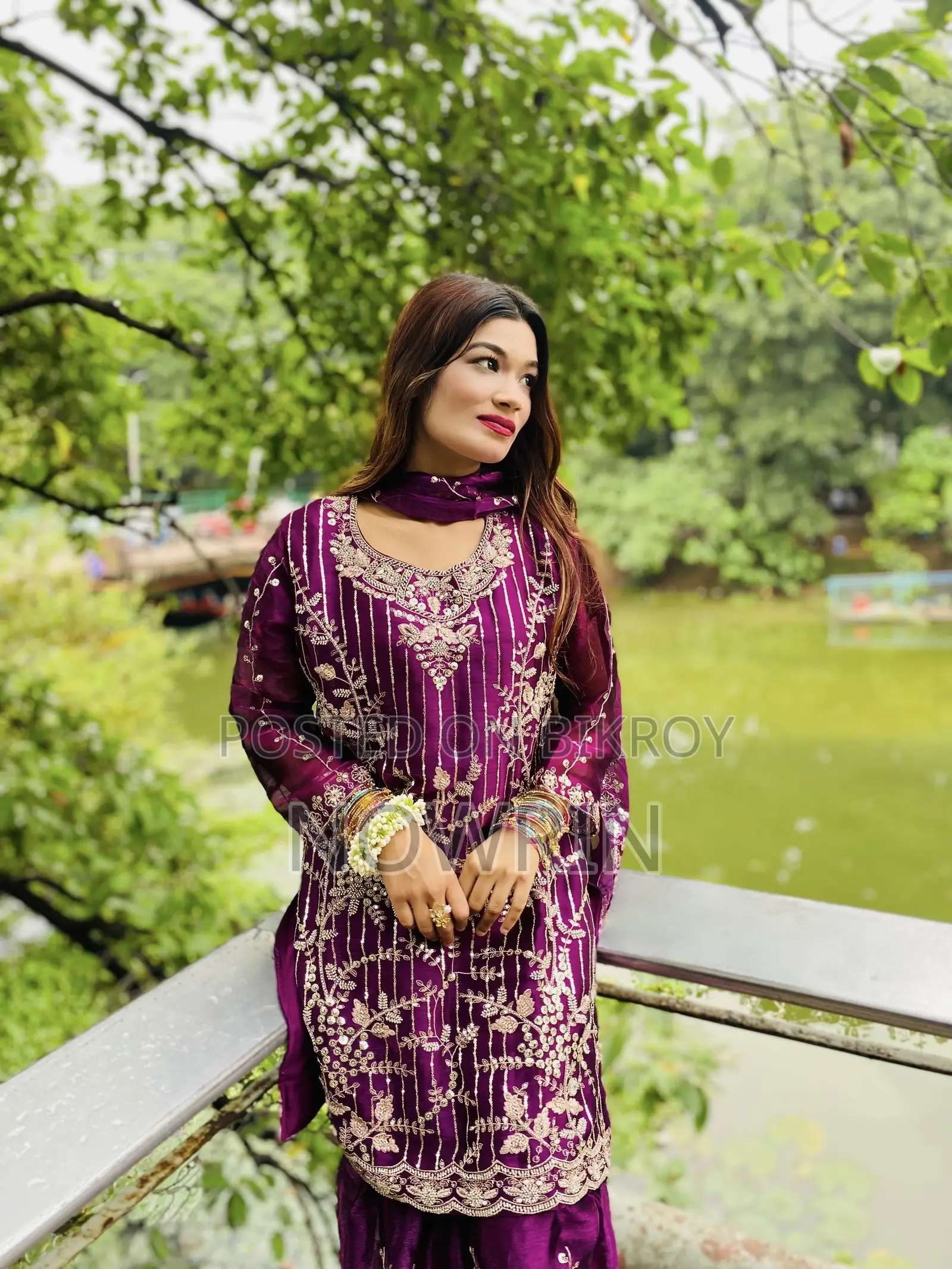 মহিলাদের পোশাক