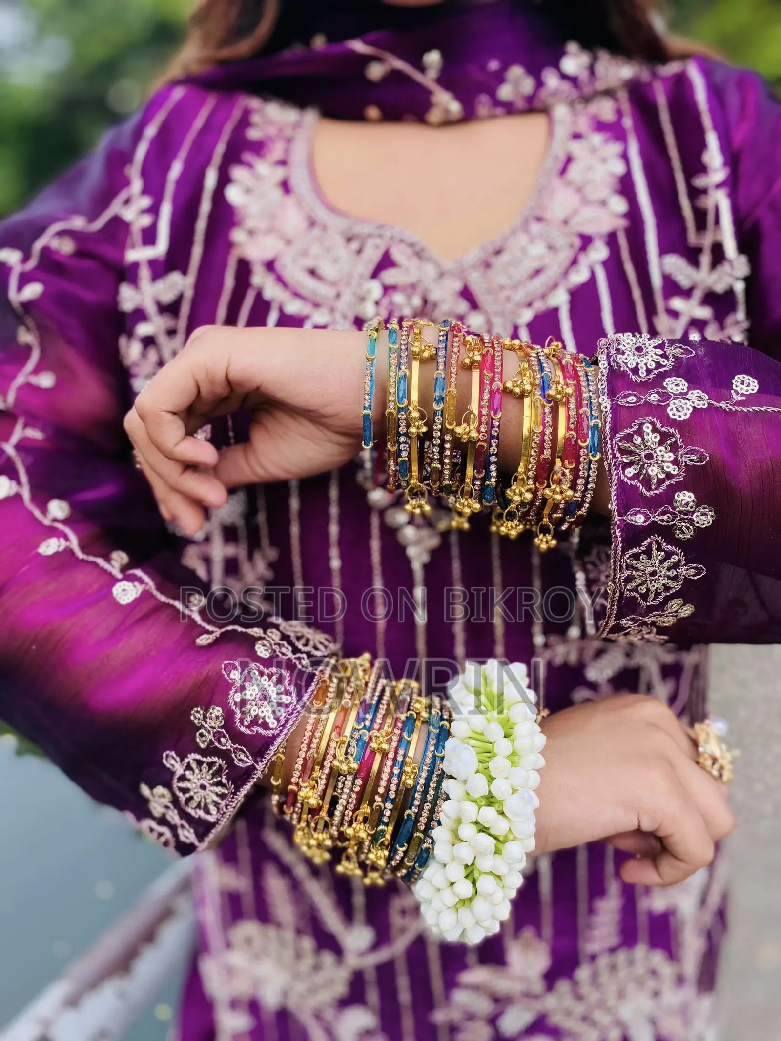 মহিলাদের পোশাক