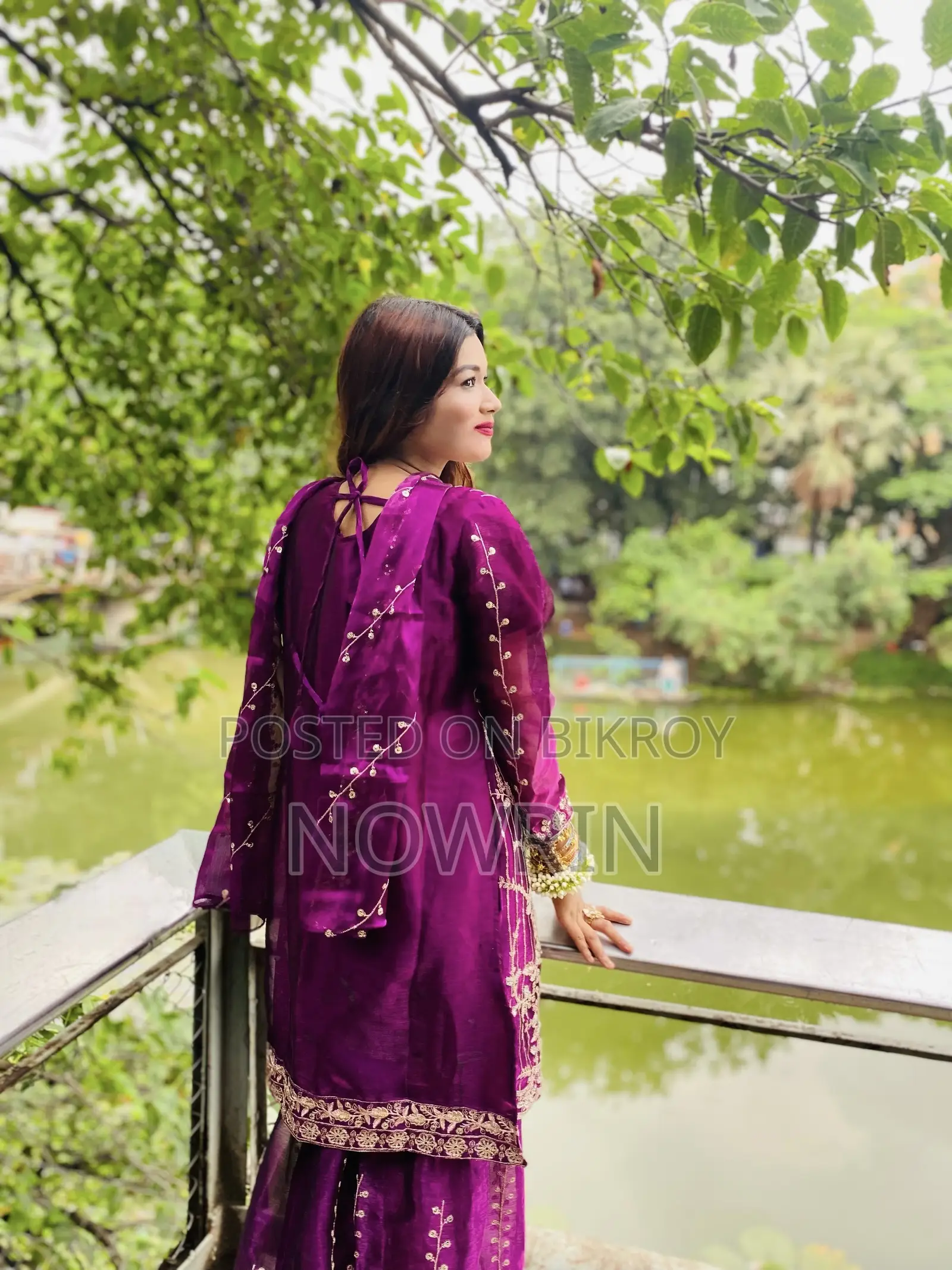 মহিলাদের পোশাক