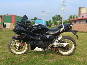 নতুন সুজুকি জিক্সার এসএফ ২০১৮ কালো