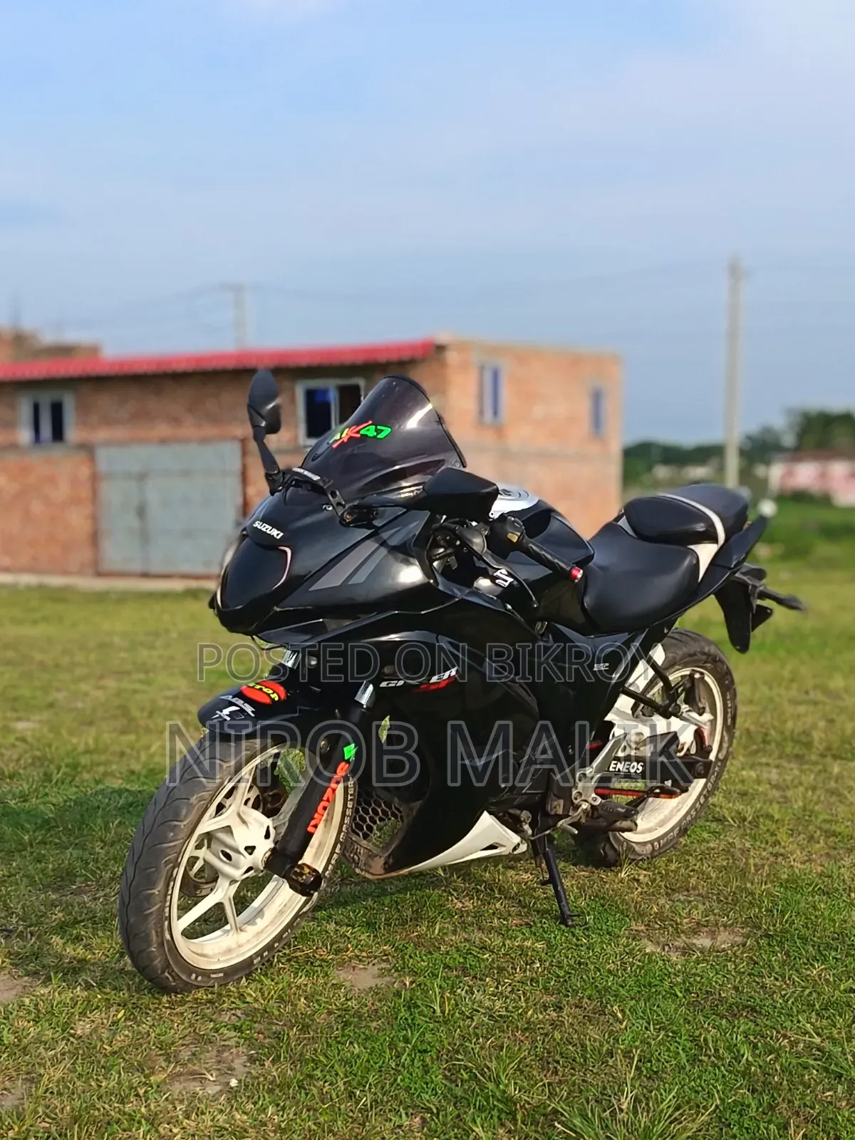 নতুন সুজুকি জিক্সার এসএফ ২০১৮ কালো