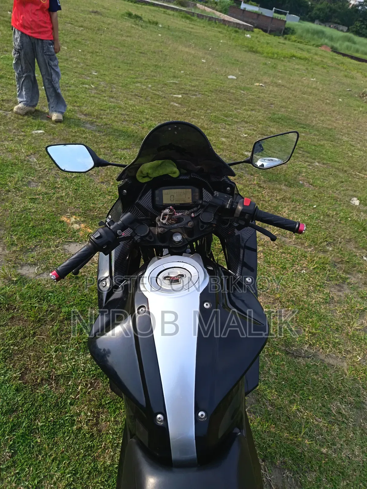 নতুন সুজুকি জিক্সার এসএফ ২০১৮ কালো