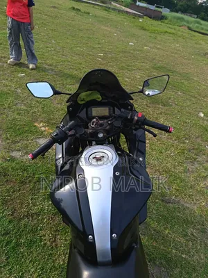 নতুন সুজুকি জিক্সার এসএফ ২০১৮ কালো