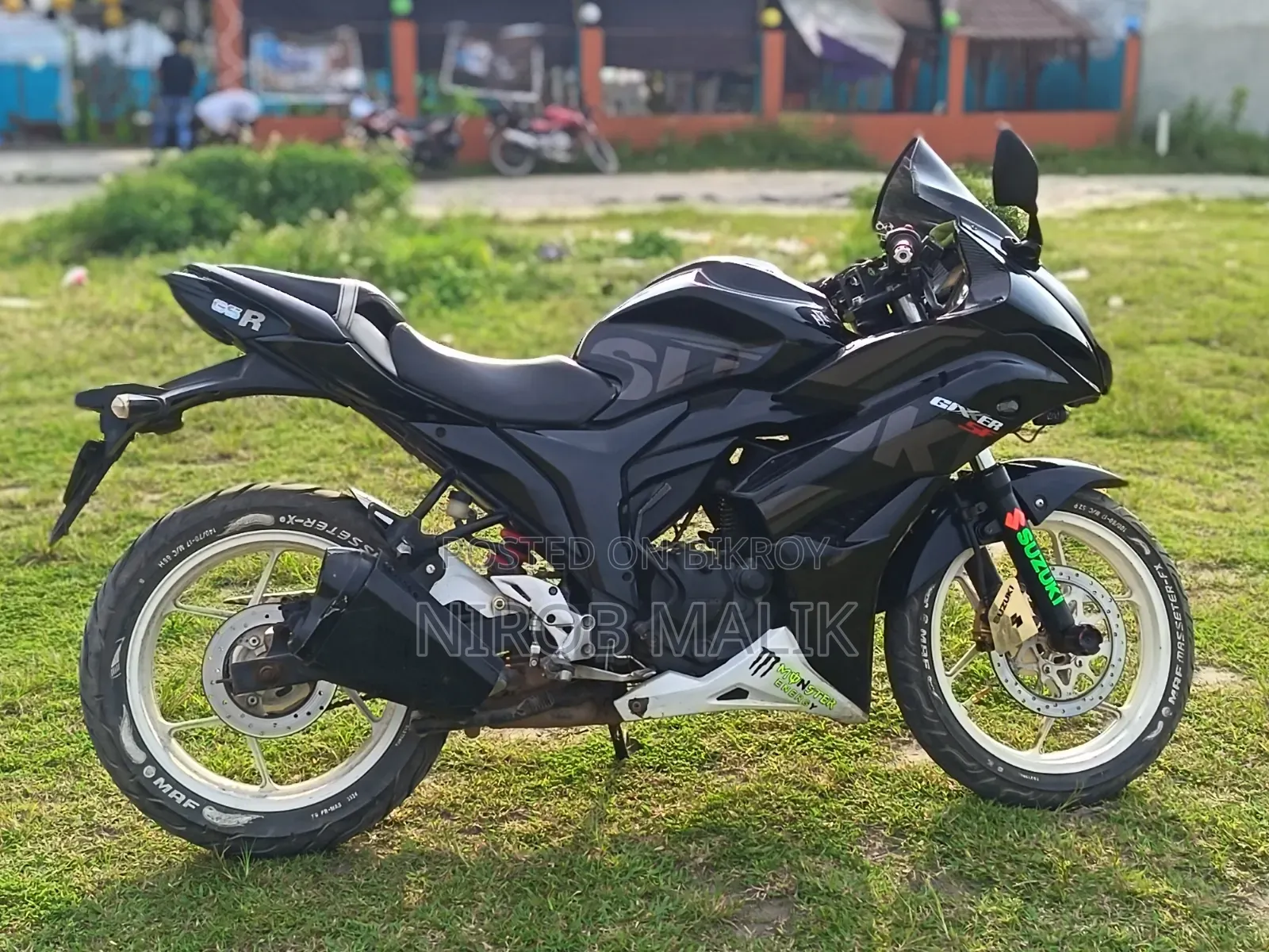 নতুন সুজুকি জিক্সার এসএফ ২০১৮ কালো