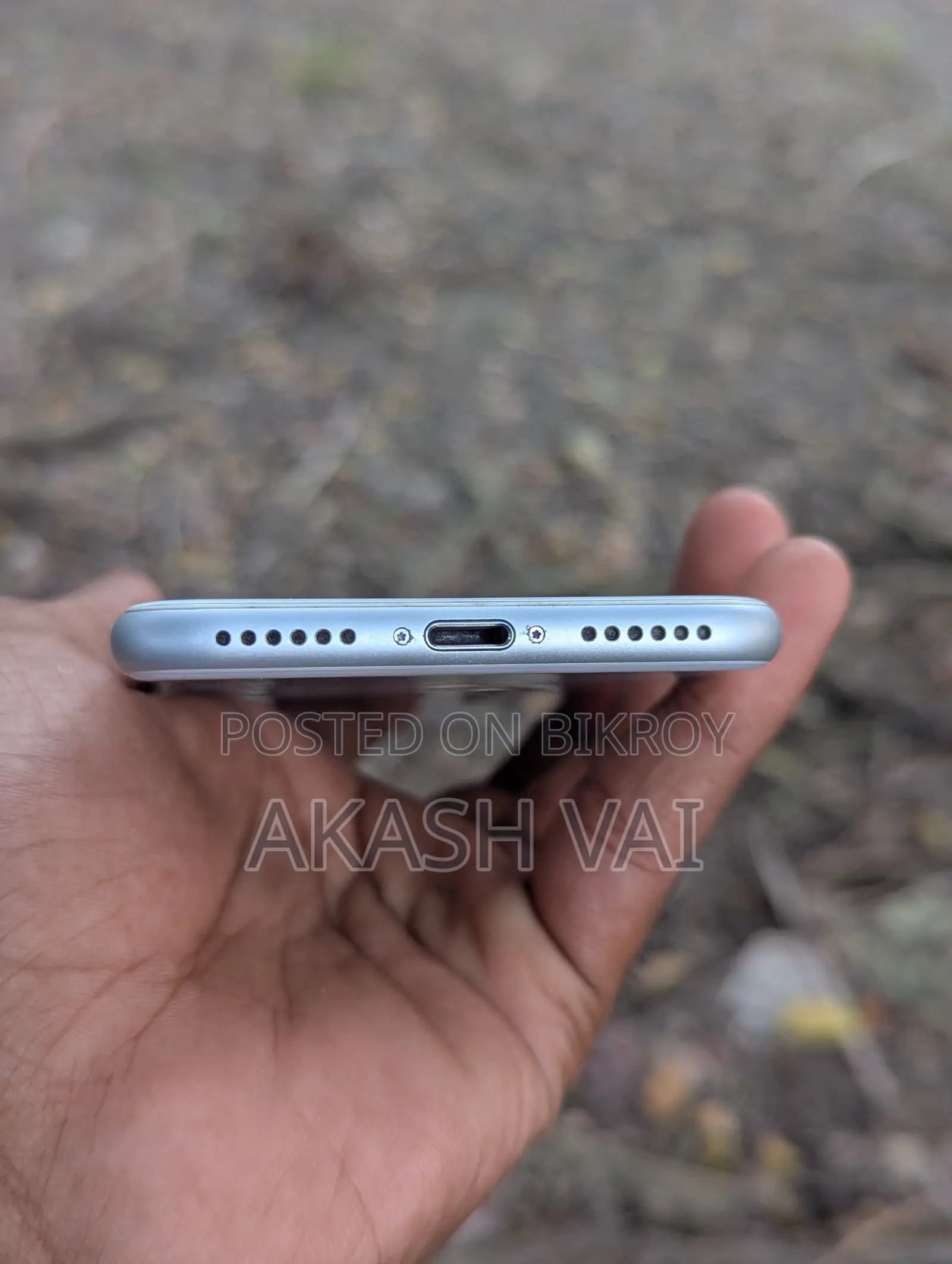 New Apple iPhone 8 64 GB White