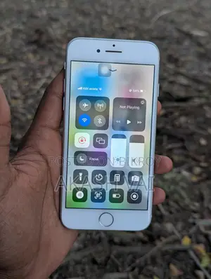 New Apple iPhone 8 64 GB White