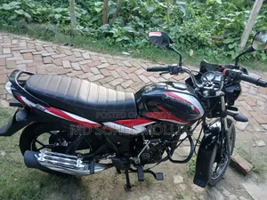 বাজাজ ডিসকভার ১২৫ ২০২৫ কালো