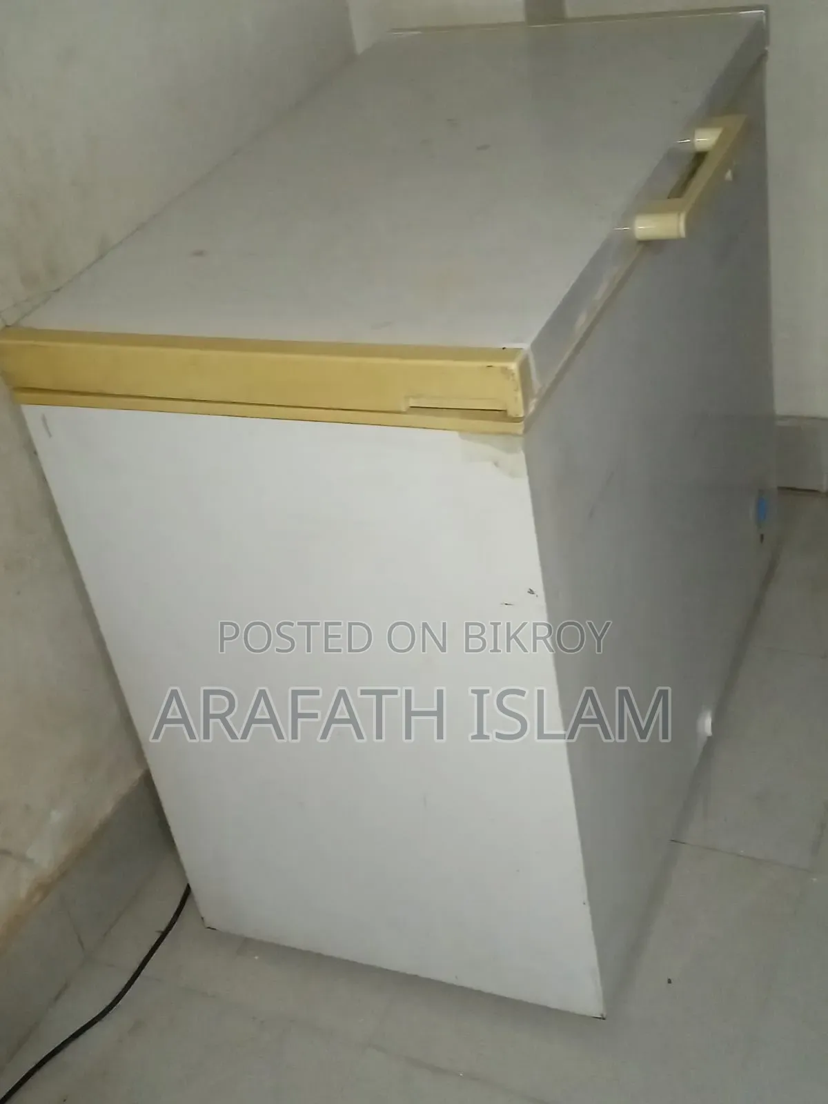 Singer brand 205-liter deep freezer for sale