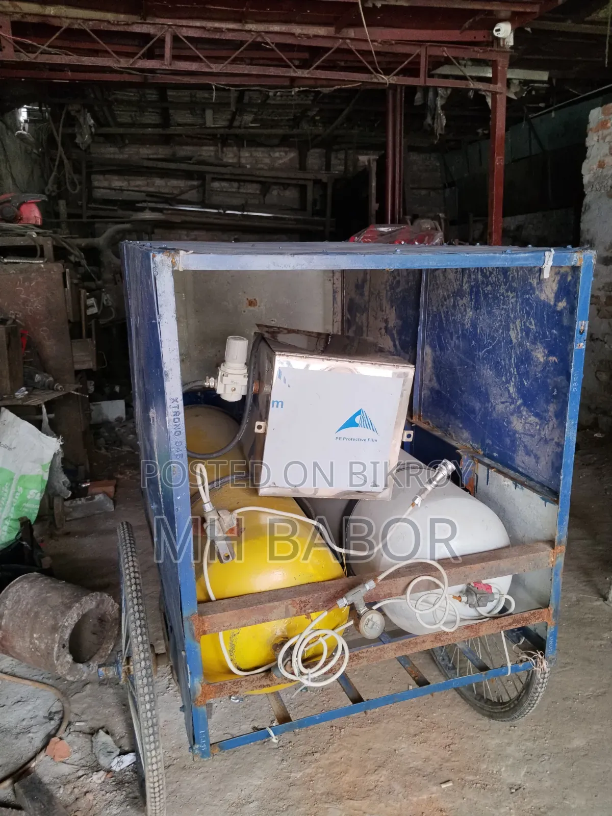 CNG Cylinder Van