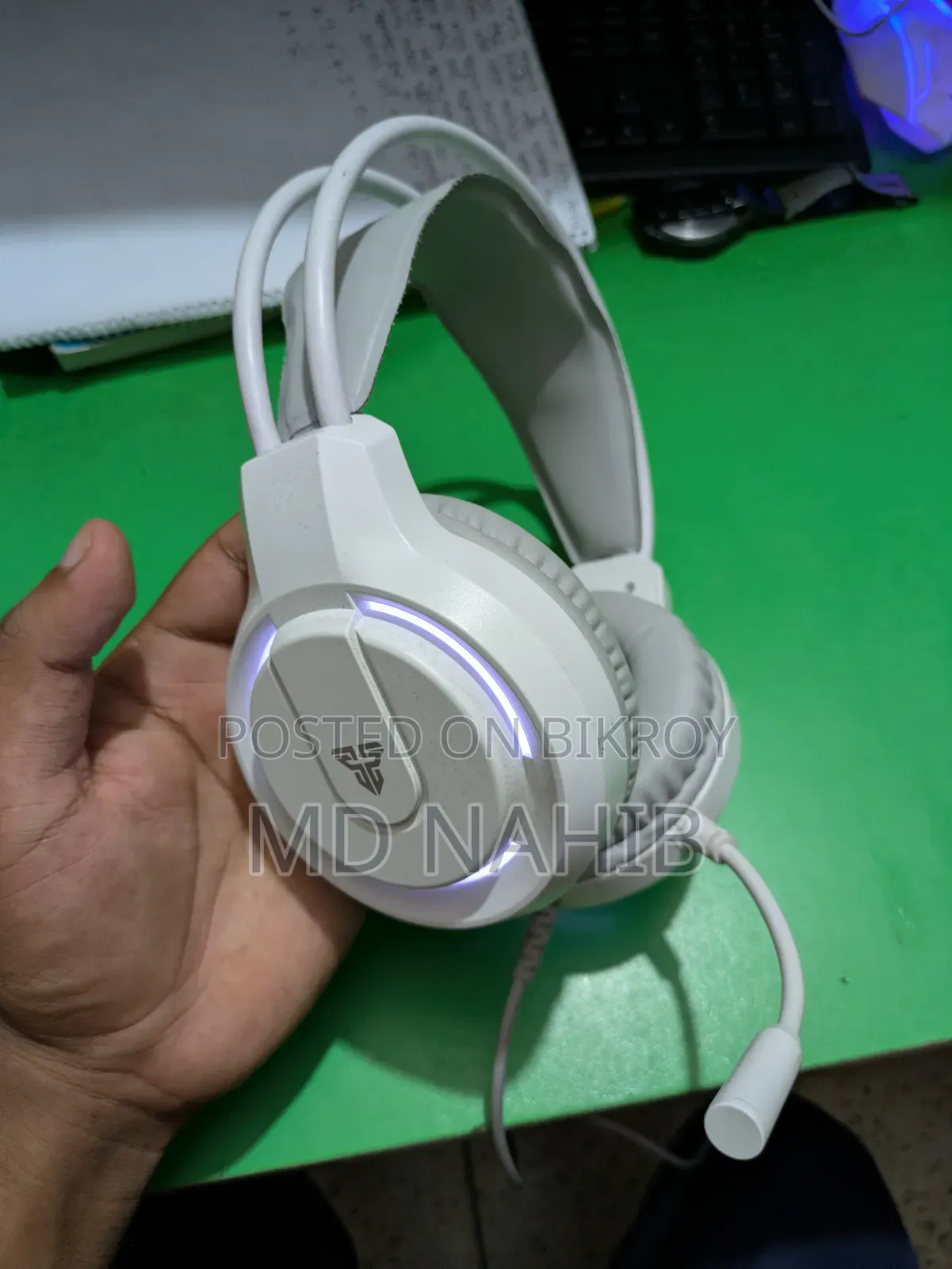 Almost new gaming headphones