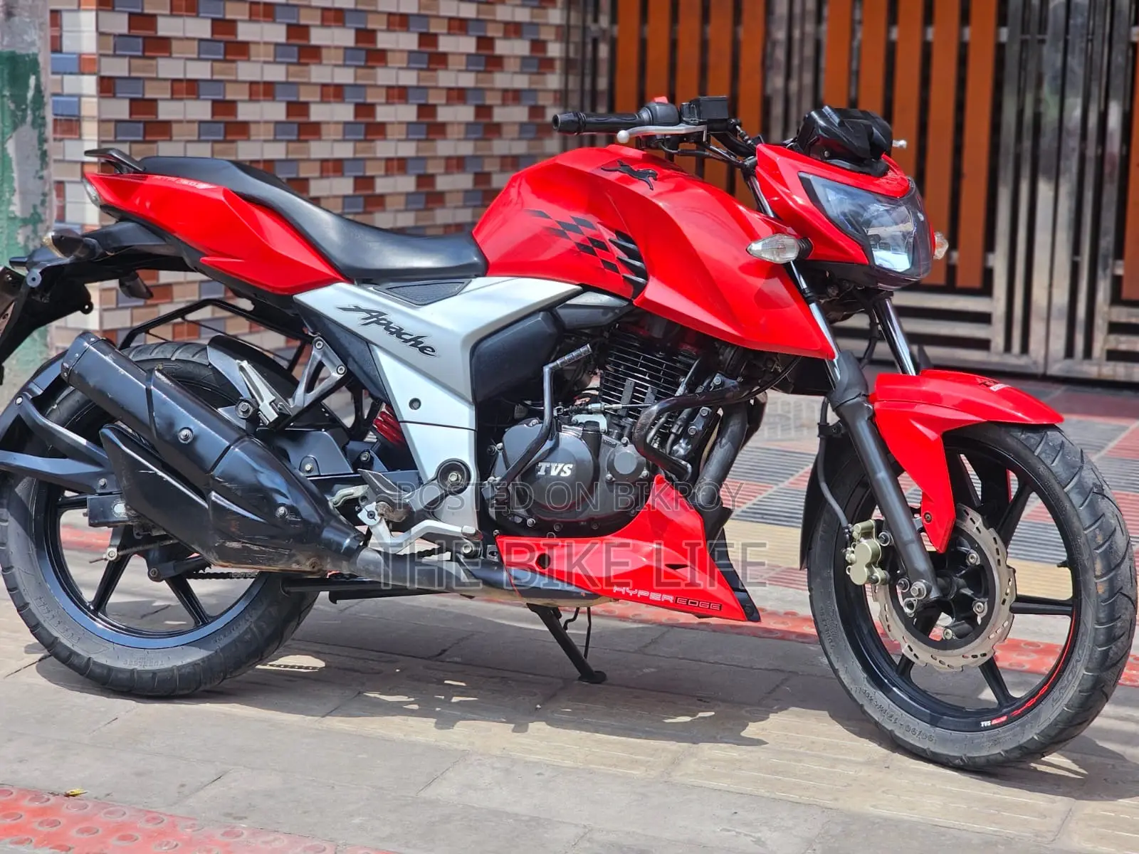 TVS Apache 160 4V 2019 Red