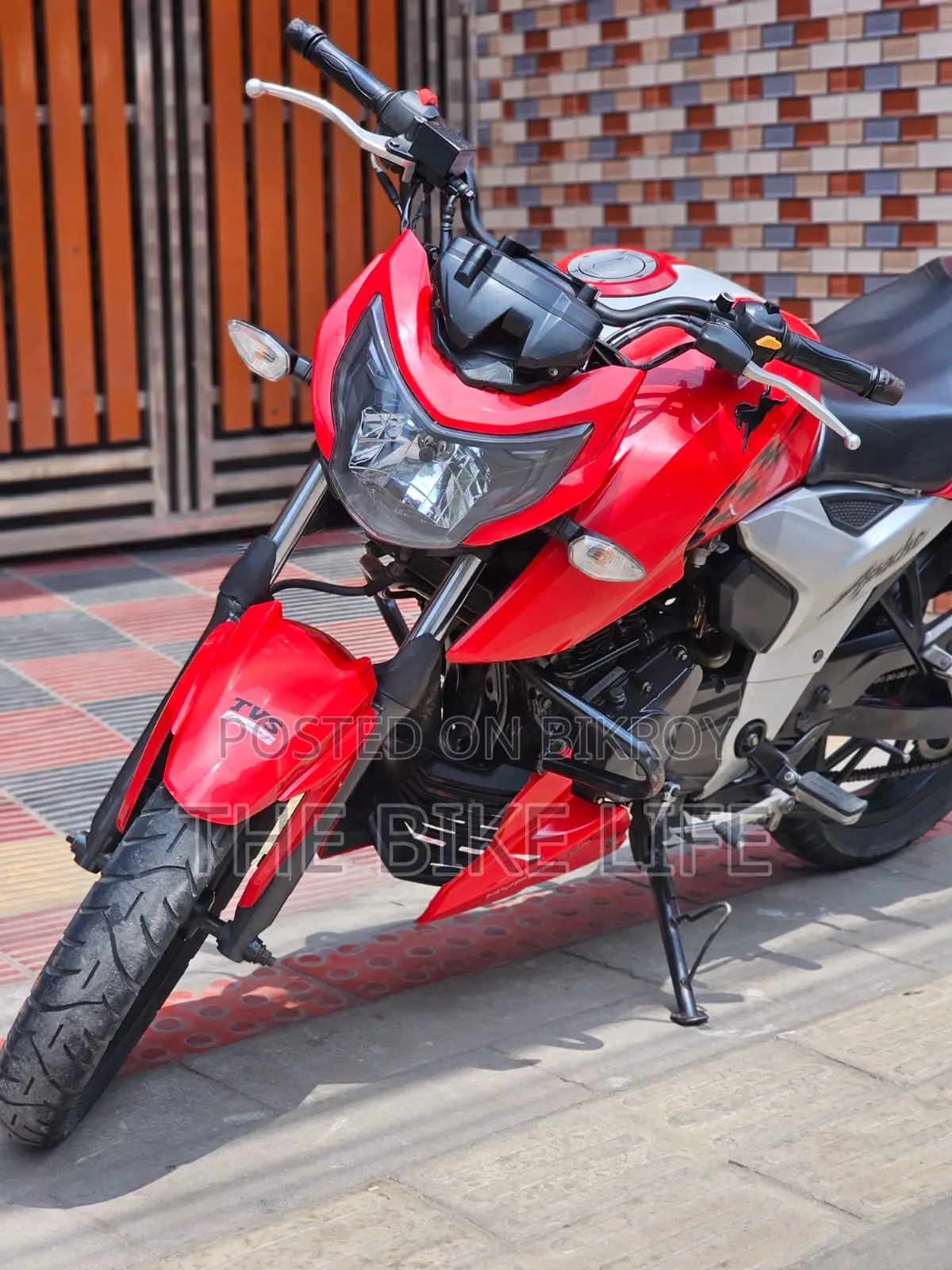 TVS Apache 160 4V 2019 Red