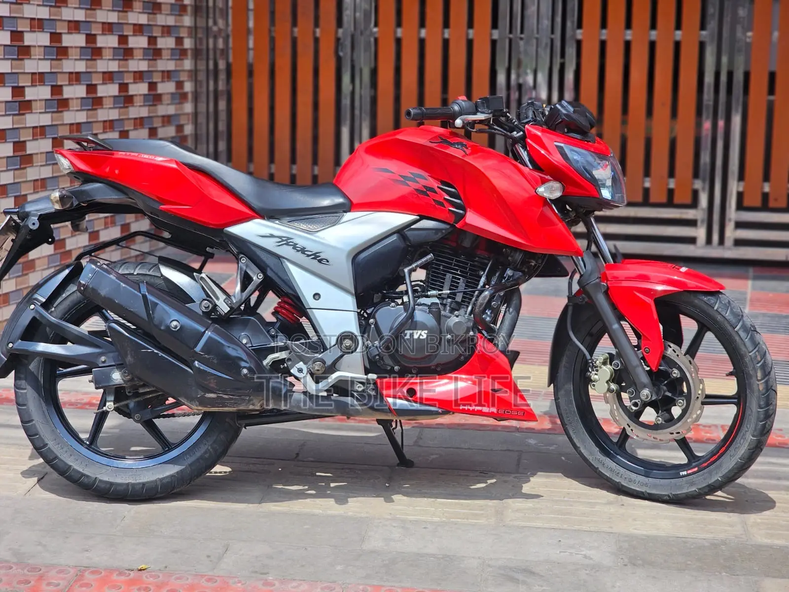 TVS Apache 160 4V 2019 Red