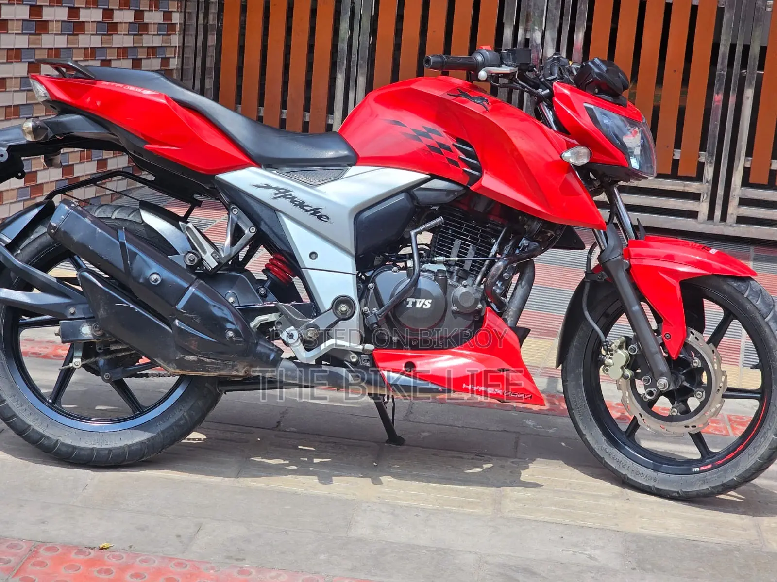 TVS Apache 160 4V 2019 Red