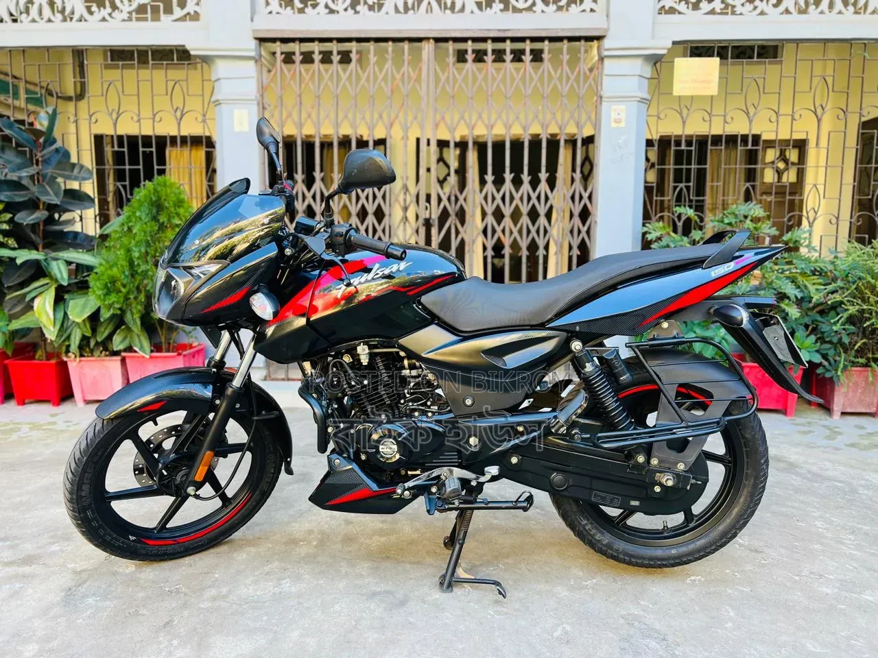 Bajaj Pulsar 150 2024 Black