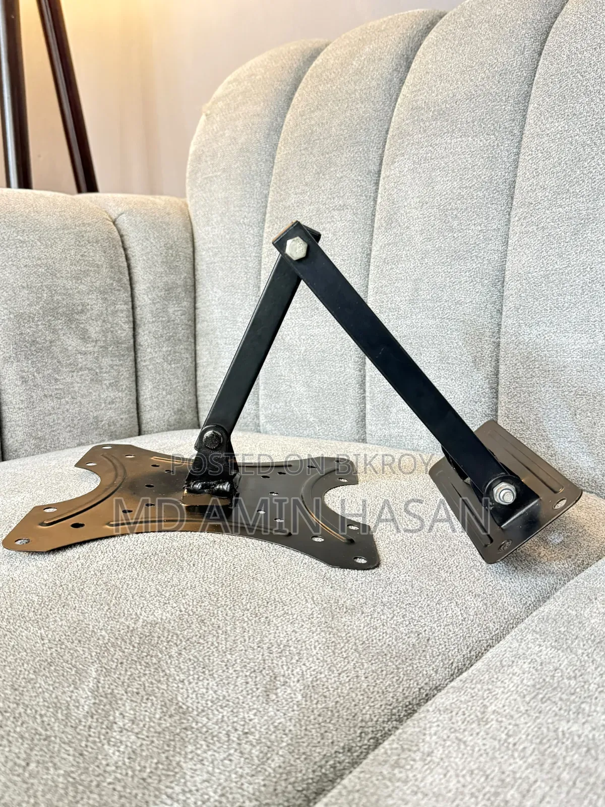 Looking for the best and affordable TV stand for your TV setup?