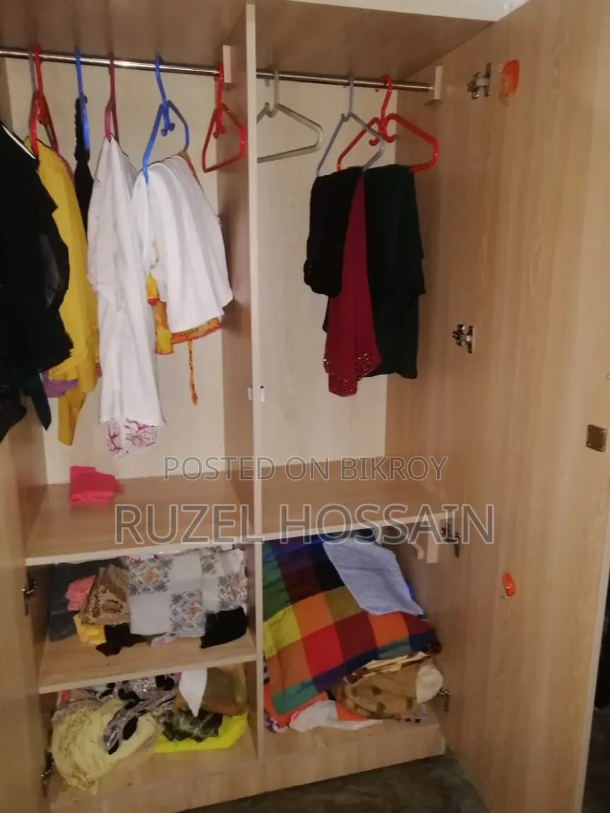 আধুনিক ডিজাইনের অটোবির ওয়াড্রব
