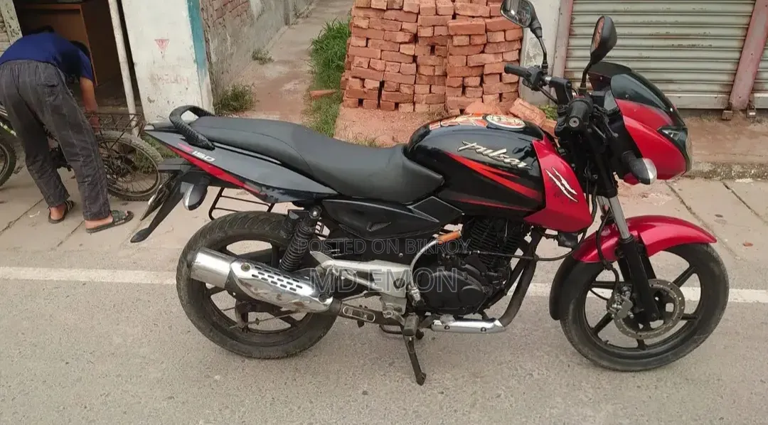 Bajaj Pulsar N150 2010 Red