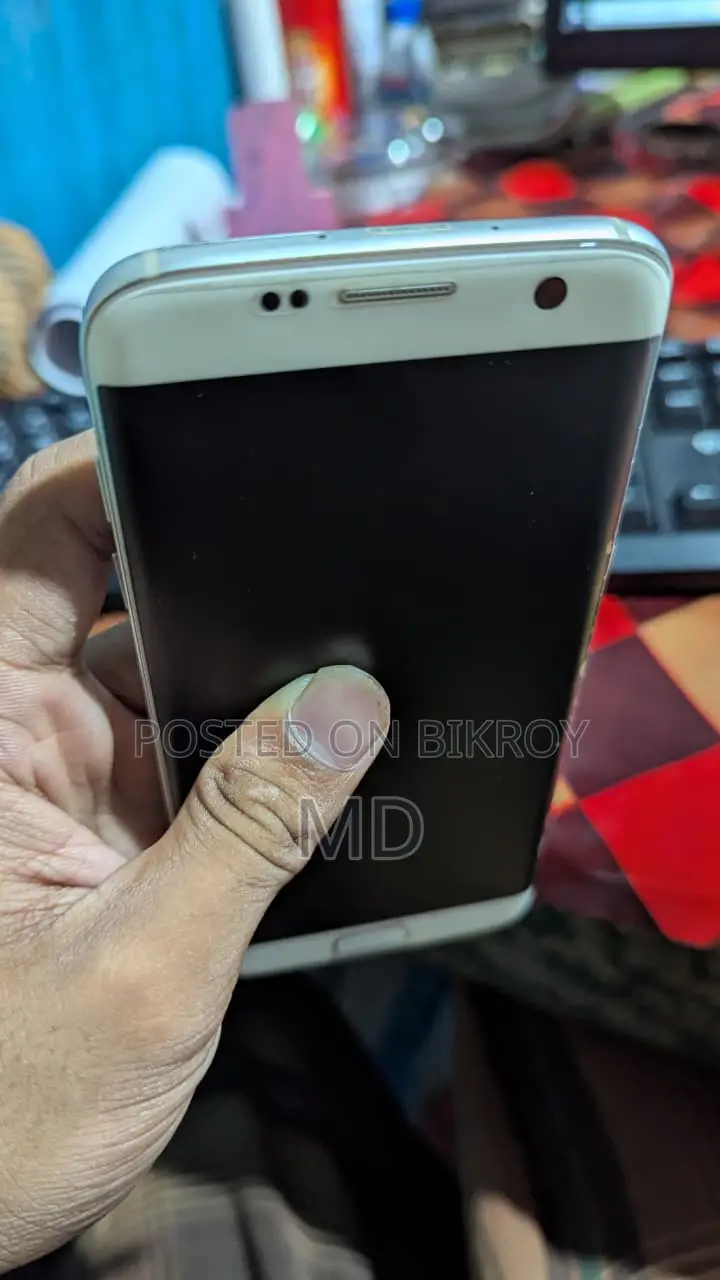 Samsung Galaxy S7 edge 32 GB White