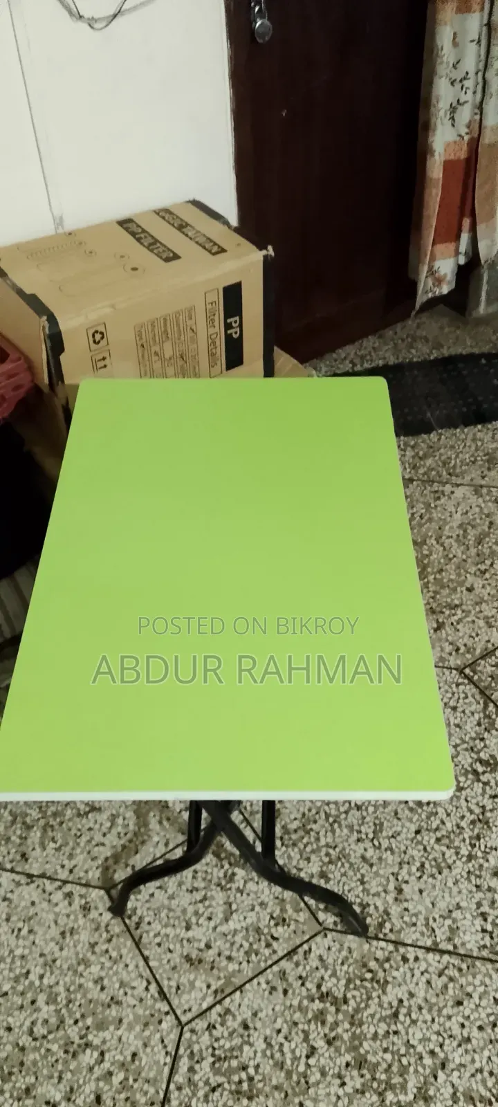 পড়ার টেবিল।সাইজ ২৩ ইন্চি বাই ১৯ ইন্চি