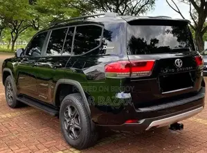 Toyota Land Cruiser 2022 Black