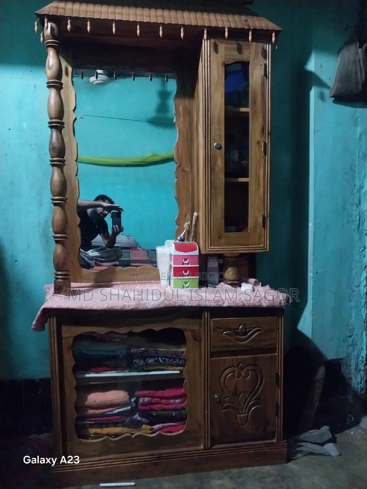 Dressing table for sale 15000 Taka