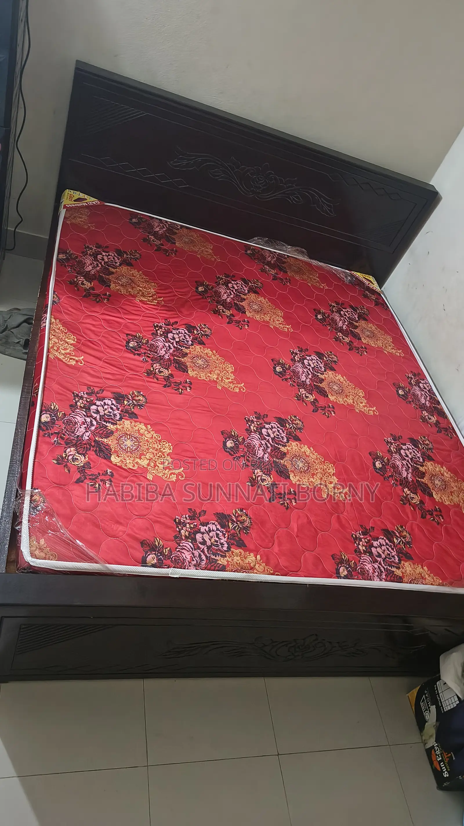 ৬/৭ এর একটি বেড মেট্রিক্স সহ বিক্রি হবে ।