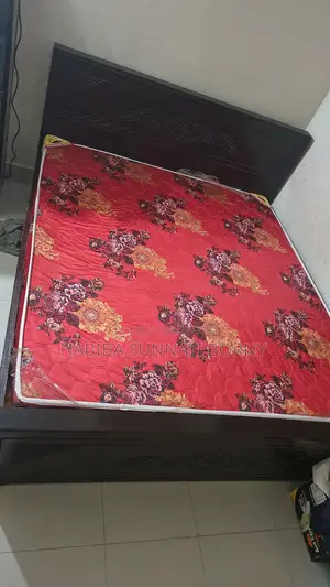 ৬/৭ এর একটি বেড মেট্রিক্স সহ বিক্রি হবে ।
