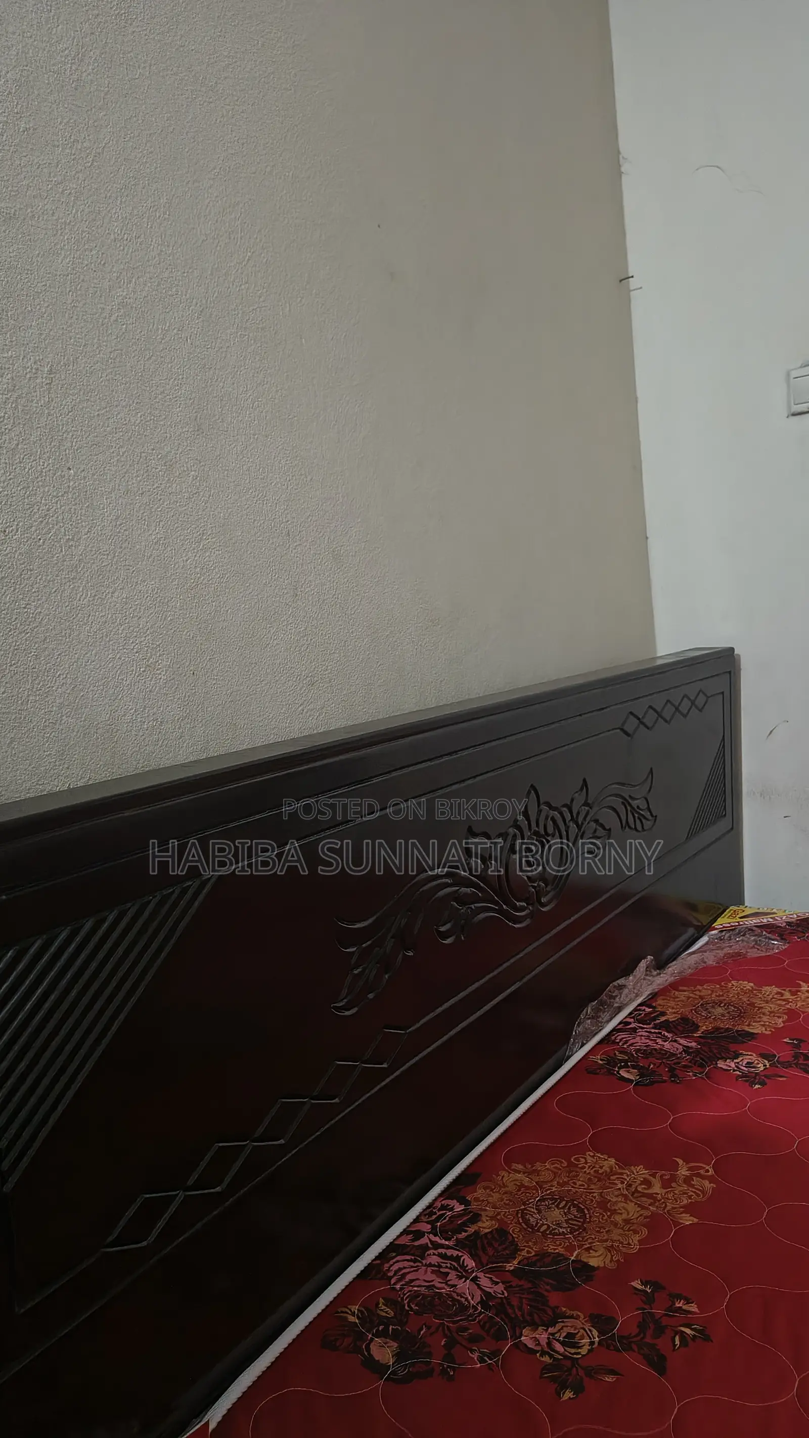 ৬/৭ এর একটি বেড মেট্রিক্স সহ বিক্রি হবে ।