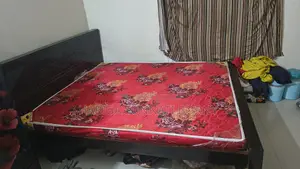 ৬/৭ এর একটি বেড মেট্রিক্স সহ বিক্রি হবে ।