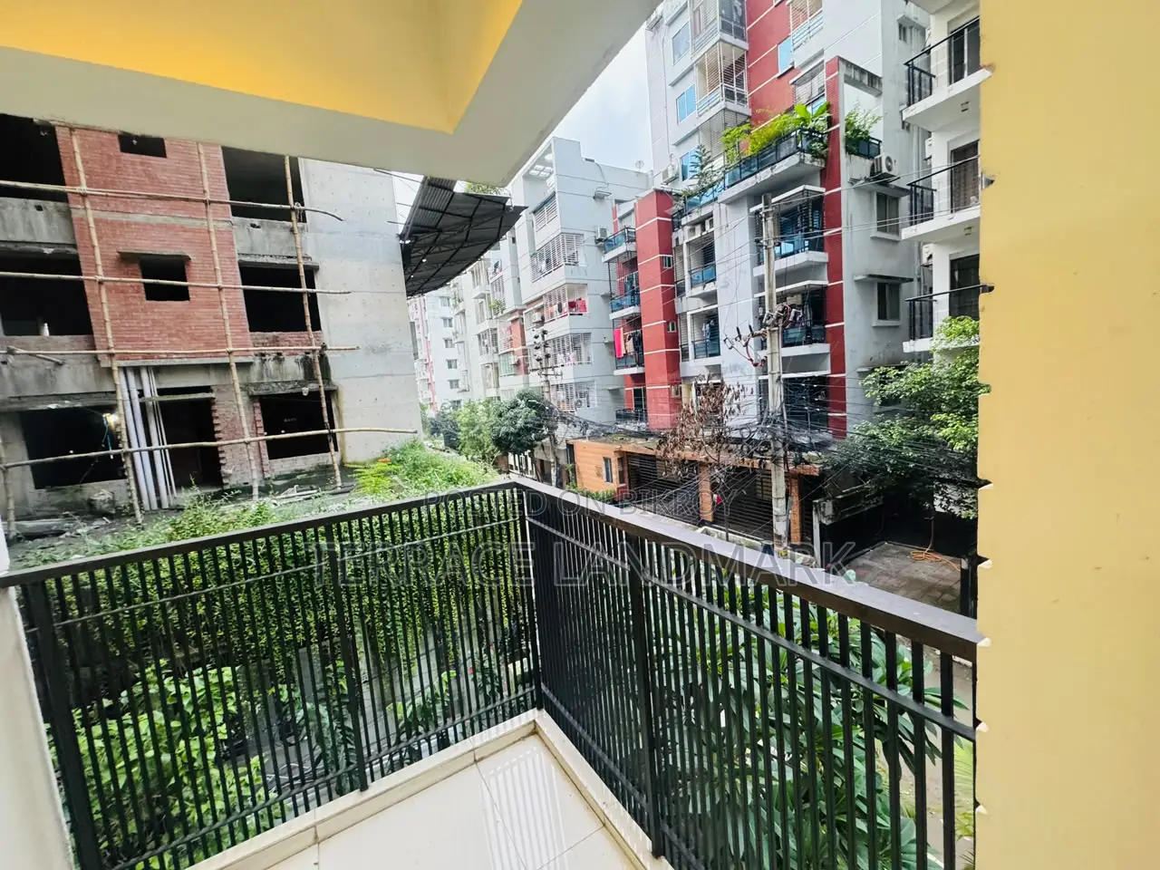 4-bedroom Apartment in Basundhara for Sale