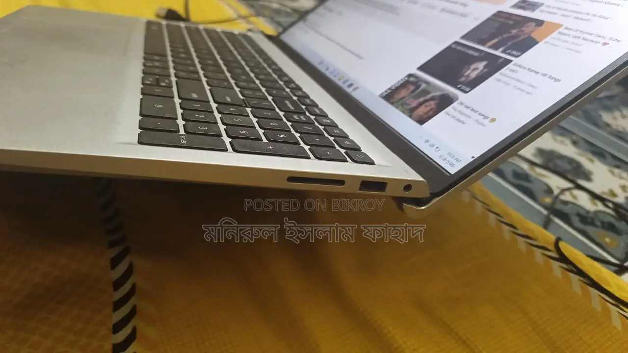 ল্যাপটপ ডেল ইন্সপায়রন ১৫ ৩৫২০ ৮জিবি ইন্টেল কোর আই৫ এসএসডি ৫১২জিবি