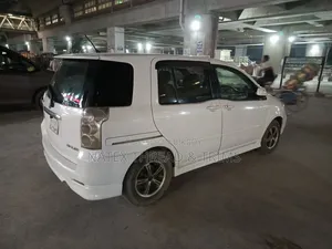 টয়োটা রাউম ২০০৪ পার্ল