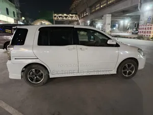 Toyota Raum 2004 Pearl