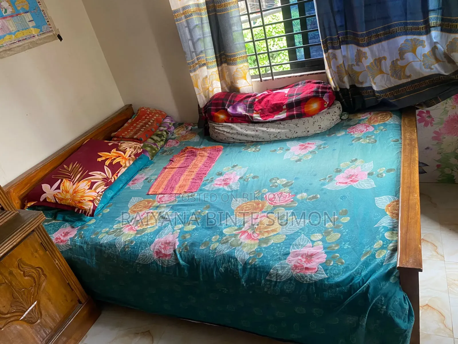 Mahogany wood bed