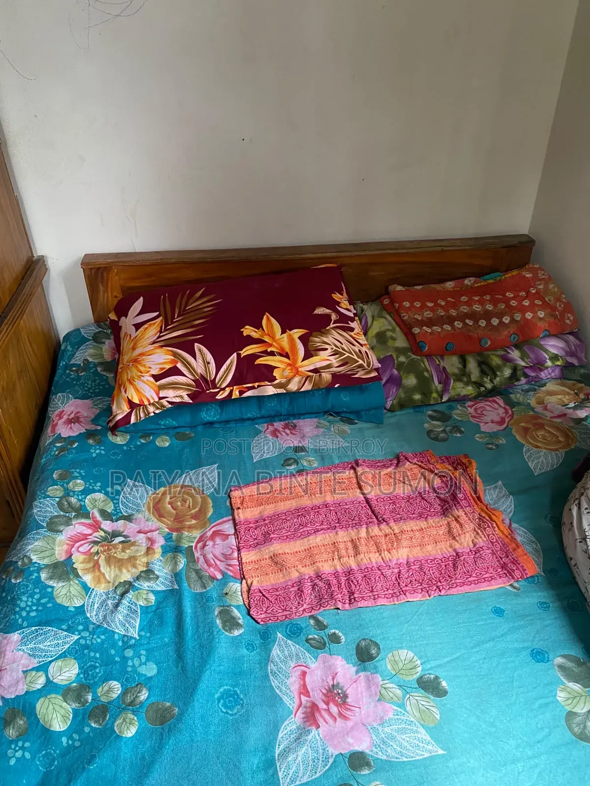 Mahogany wood bed